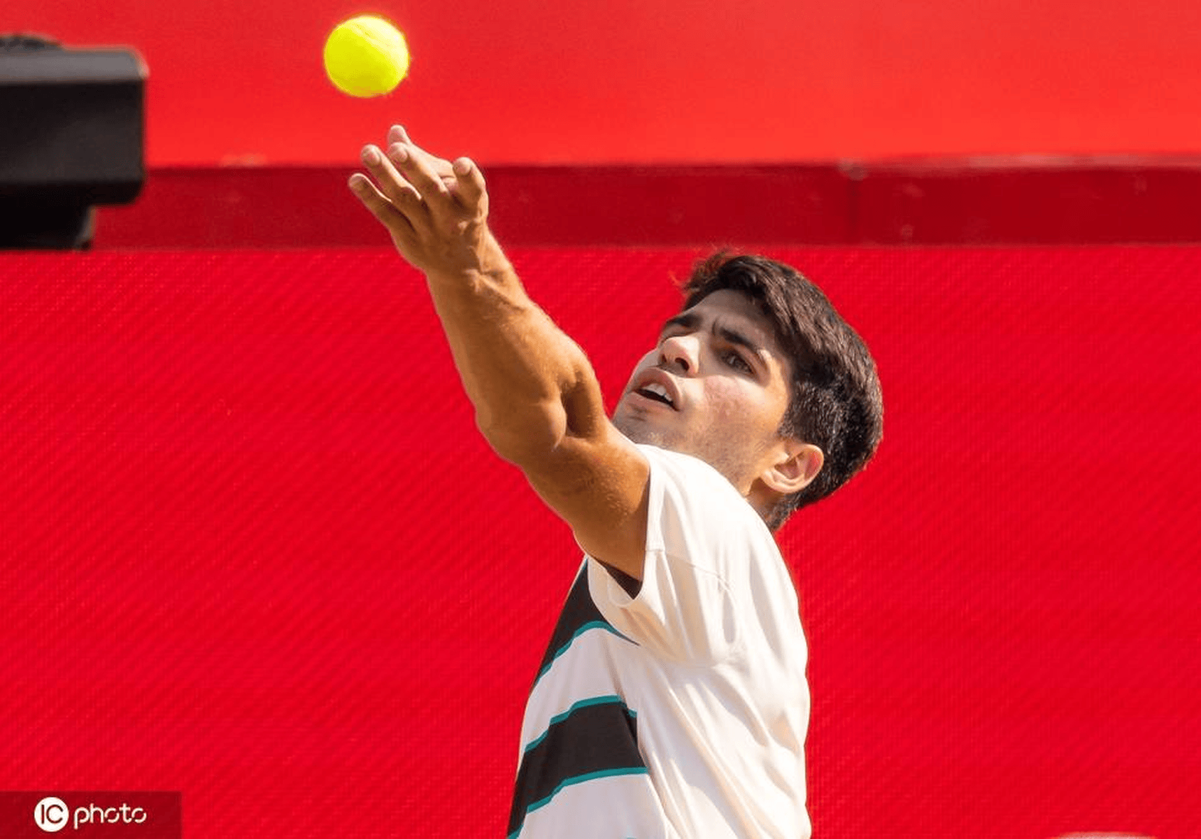 包含阿尔卡拉斯复出首秀出彩，武汉三镇主场大胜热刺，豪取15连胜的词条